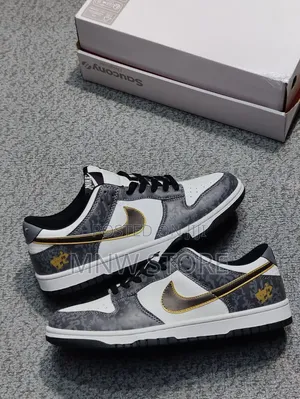 Premium Nike SB Dunk Black and White