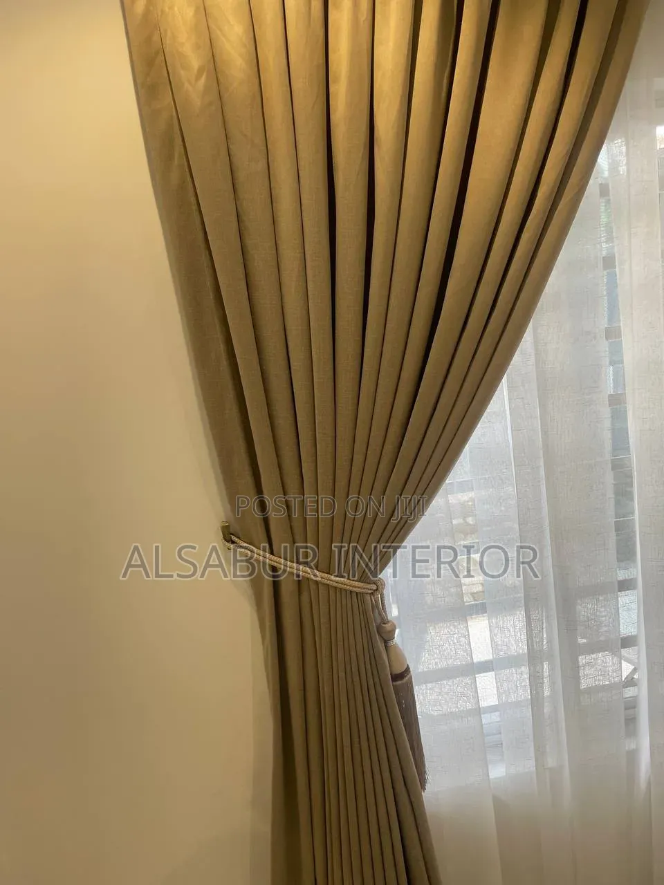 Pleated Design With Plain Curtain