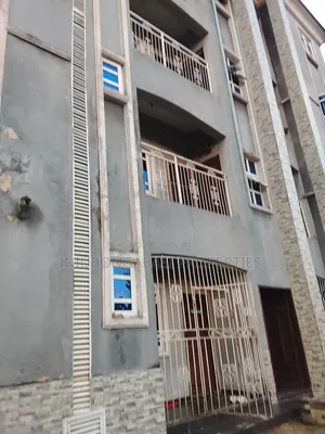 8bdrm Block of Flats in Behind Tropicana, Uyo for sale
