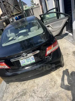 Toyota Camry XLE 4dr Sedan (2.4L 4cyl 5A) 2009 Black