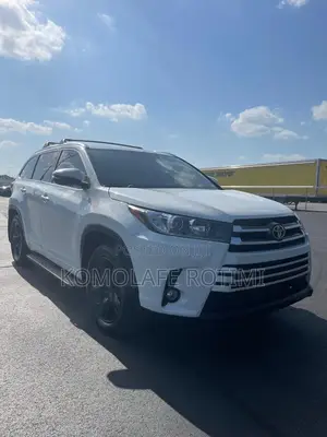 Toyota Highlander Limited 2019 White