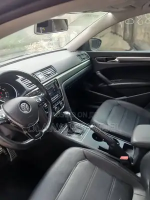 Volkswagen Passat 2017 Blue