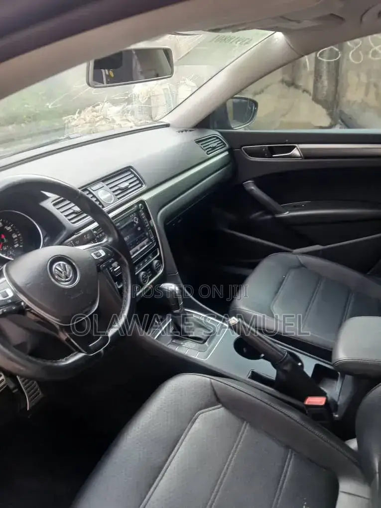 Volkswagen Passat 2017 Blue
