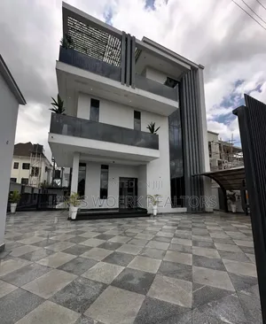 5bdrm Townhouse/Terrace in Apo Resettlement for sale