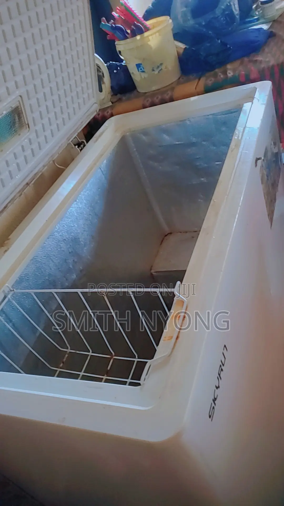 Clean 260 Liters Deep Freezer - Fast Ice Blocking