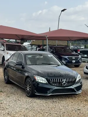 Mercedes-Benz C300 2019 Blue