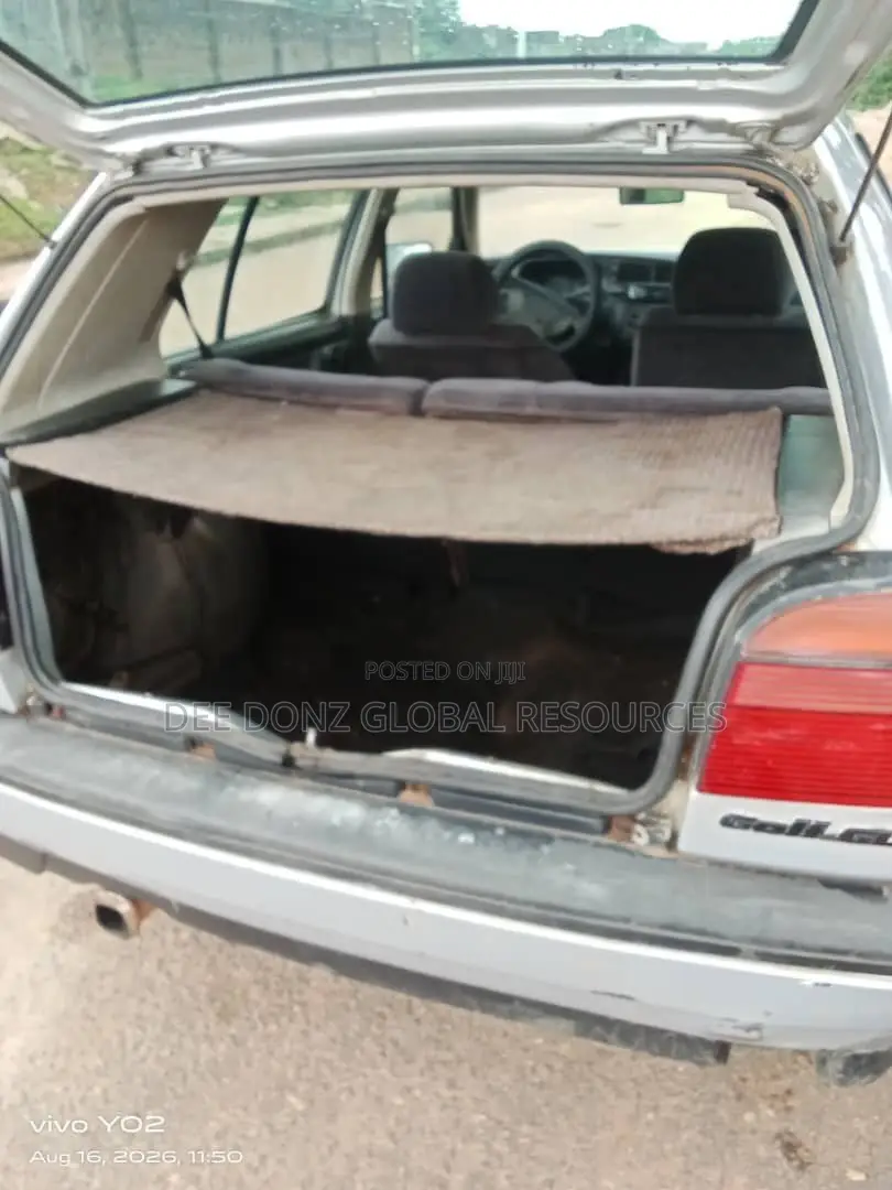 Volkswagen Golf 2000