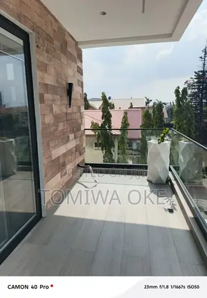 3bdrm Block of Flats in Lekki Phase I for rent