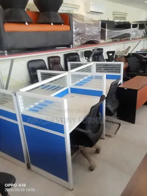 Workstation Table by 4Seatet