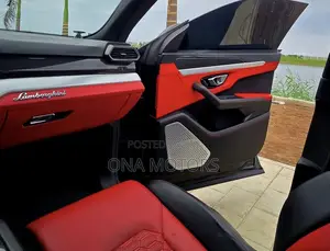 Lamborghini Urus 2021 Black