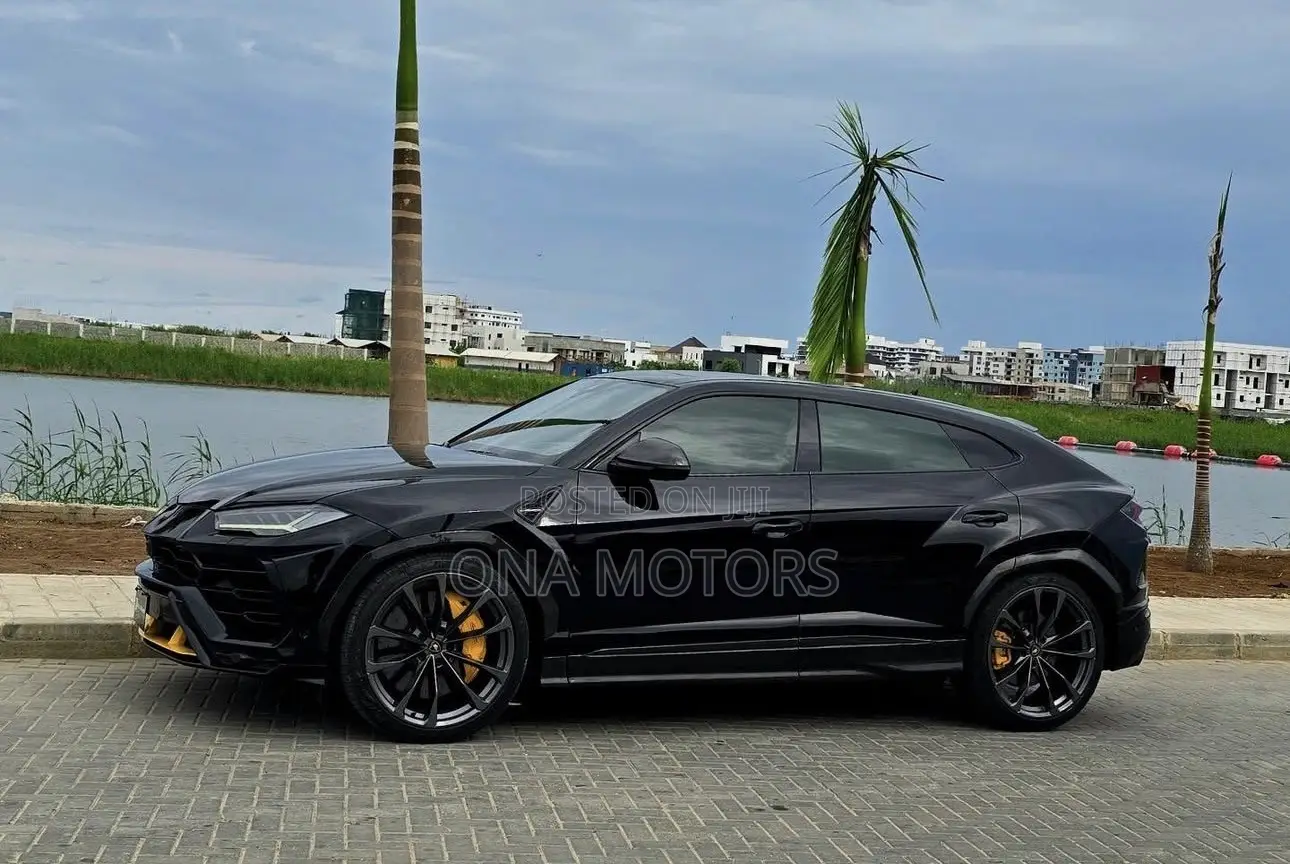 Lamborghini Urus 2021 Black
