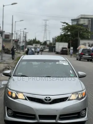 Toyota Camry SE 4dr Sedan (2.5L 4cyl 6A) 2012 Silver
