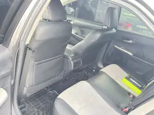 Toyota Camry SE V6 4dr Sedan (3.5L 6cyl 6A) 2013 Gray