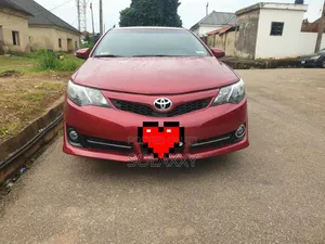 Toyota Camry SE 4dr Sedan (2.5L 4cyl 6A) 2013 Red