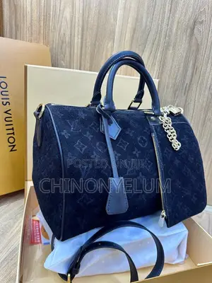 Luxury Ladies Handbag With Bamboo Handle – Stylish & Elegant