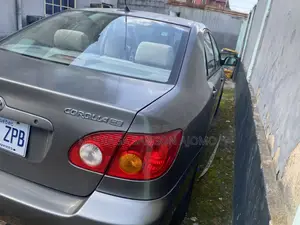 Toyota Corolla LE 2004 Beige
