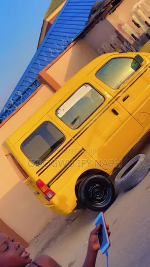 Mini Mini 2020 Yellow