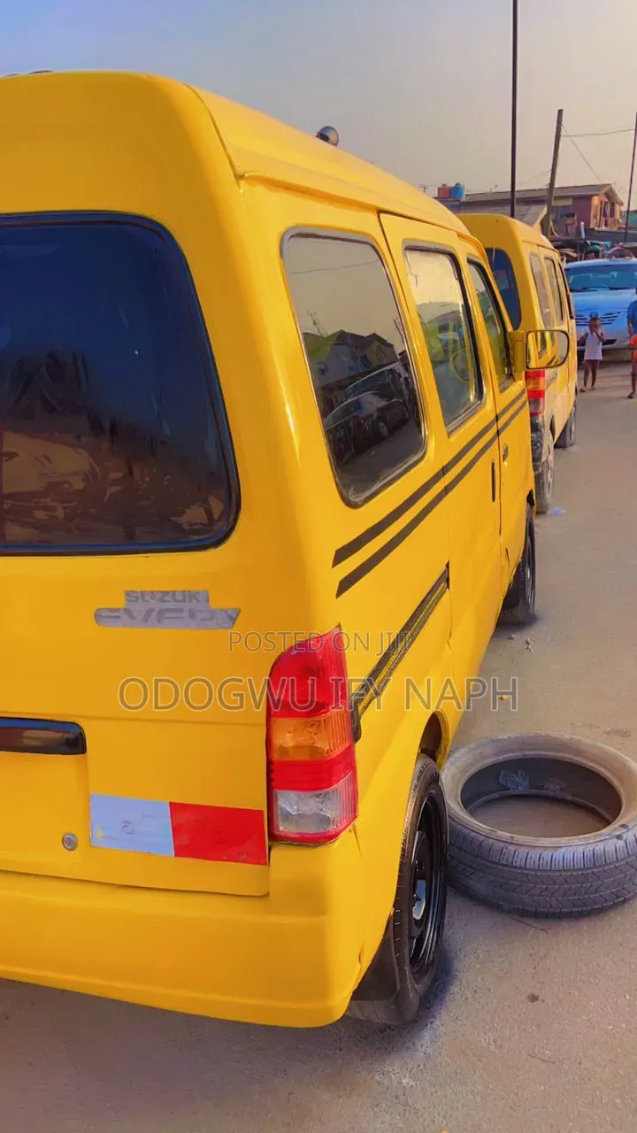 Mini Mini 2020 Yellow