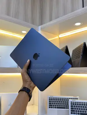 Laptop Apple MacBook Air 2022 M2 16GB Apple M2 SSD 512GB