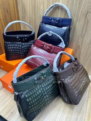 Luxury Stylish Ladies Handbag – Elegant & Classy