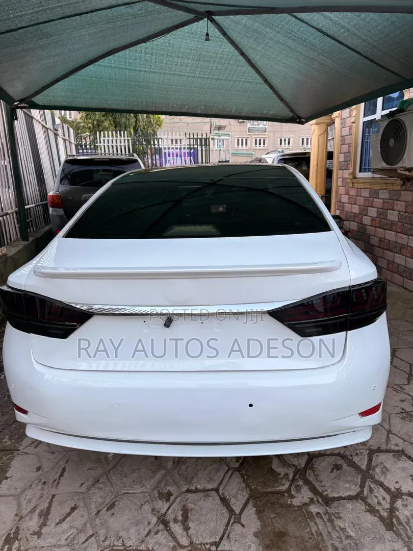 Lexus ES 2014 White