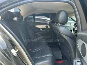 Mercedes-Benz C300 2016 Black