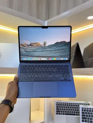 Laptop Apple MacBook Air 2022 M2 16GB Apple M2 SSD 512GB