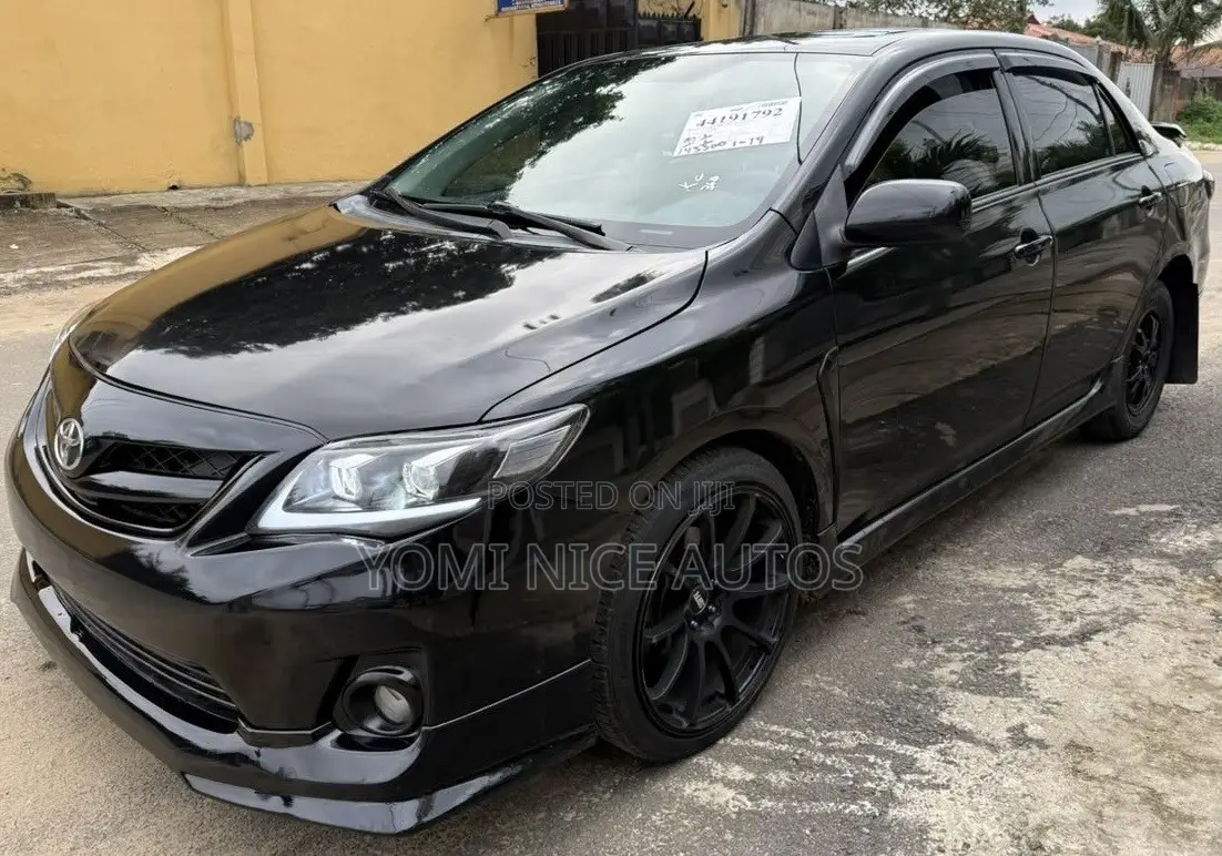 Toyota Corolla 2012 Black