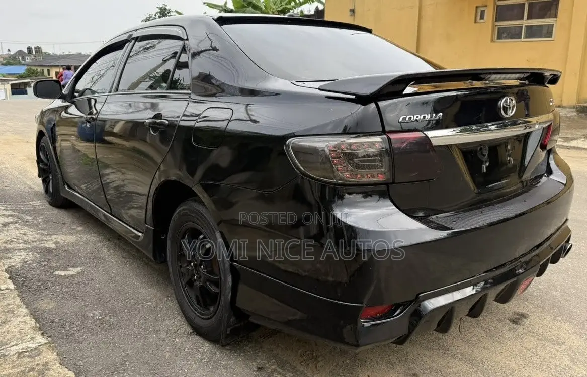 Toyota Corolla 2012 Black