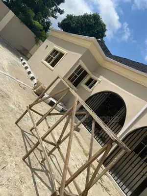 3bdrm Block of Flats in Akala Express for rent