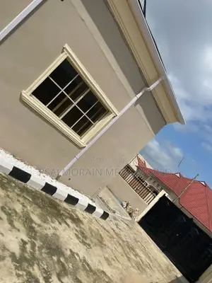 3bdrm Block of Flats in Akala Express for rent