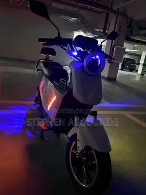 New Vespa 100 Sport 2026 Gray