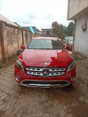 Mercedes-Benz GLA 250 2017 Red