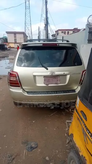 Toyota Highlander V6 2005 Gold