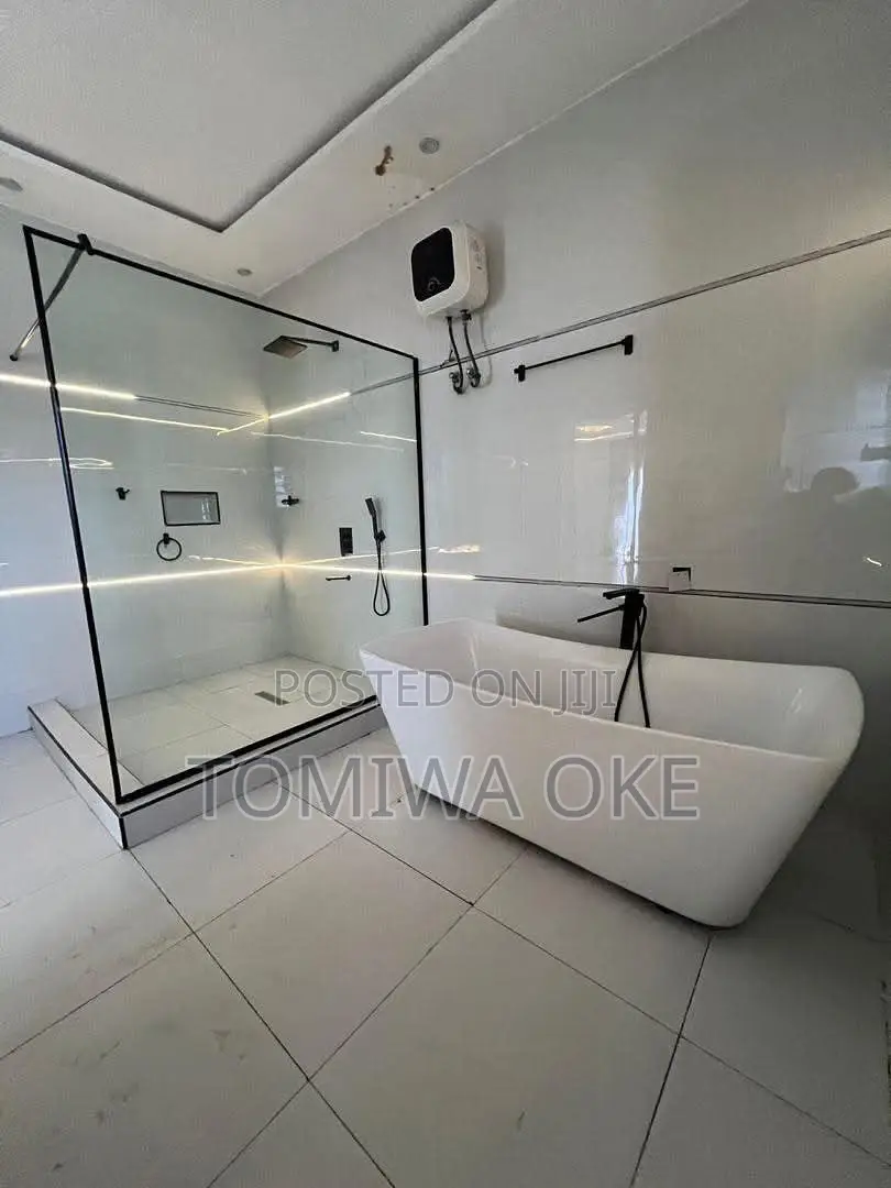5bdrm Duplex in Magodo Gra for rent