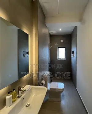 5bdrm Duplex in Osapa London for rent