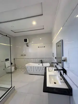 5bdrm Duplex in Osapa London for rent