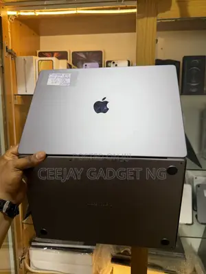 Laptop Apple MacBook Pro 2023 M2 Pro 16GB Apple M2 SSD 512GB