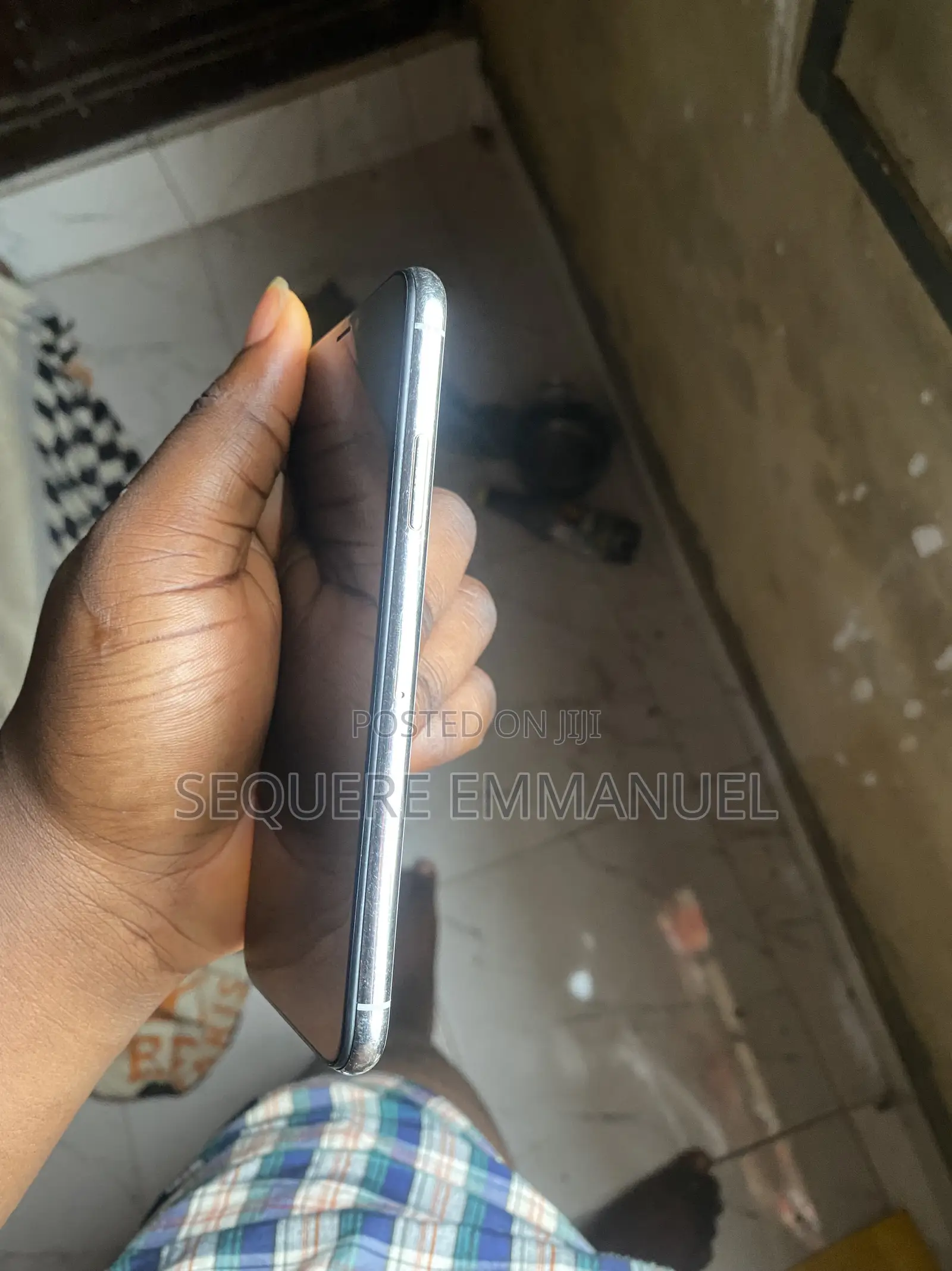 Apple iPhone X 64 GB White