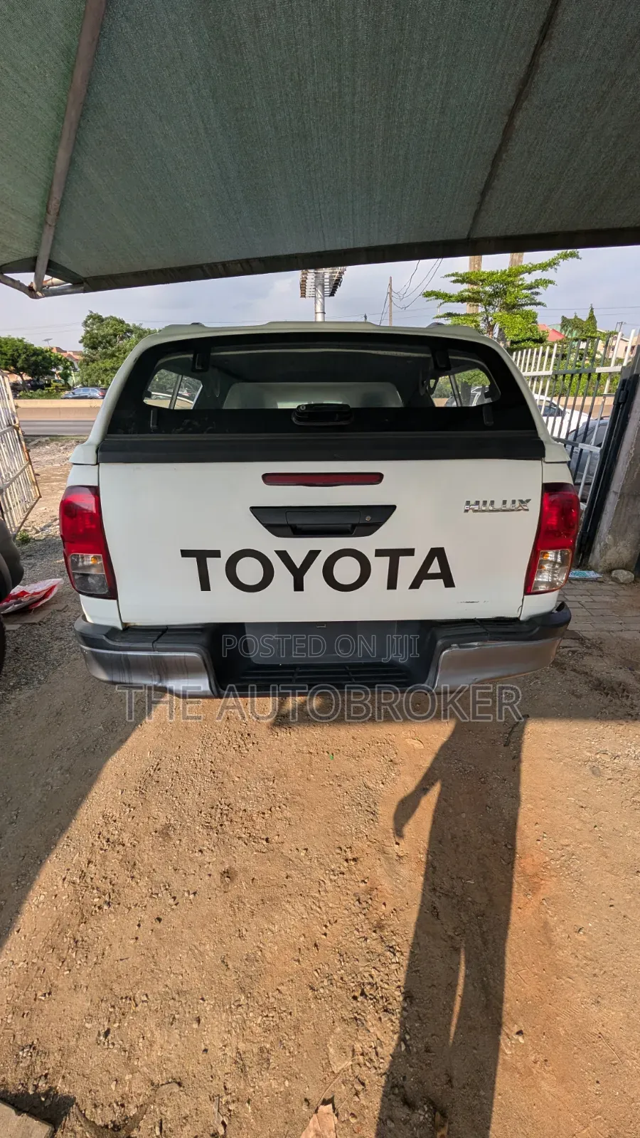 Toyota Hilux 2022 White