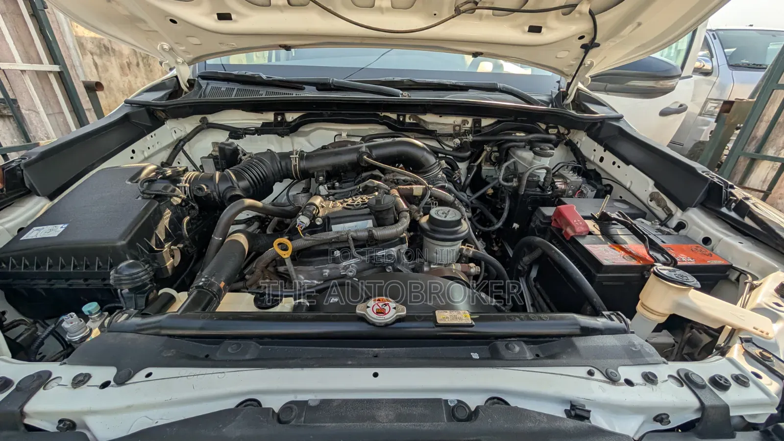 Toyota Hilux 2022 White