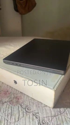Laptop Apple MacBook Pro 2023 M3 18GB Intel Core M3 SSD 512GB