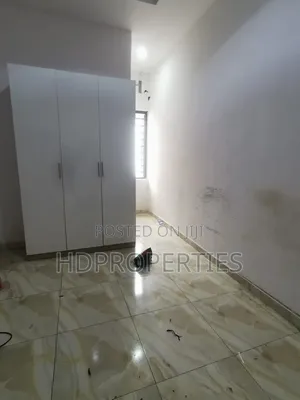 1bdrm Shared Apartment in Harris Drive, Lagos Island / Lagos Island
