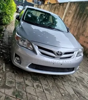 Toyota Corolla L 4dr Sedan (1.8L 4cyl 5M) 2012 Silver