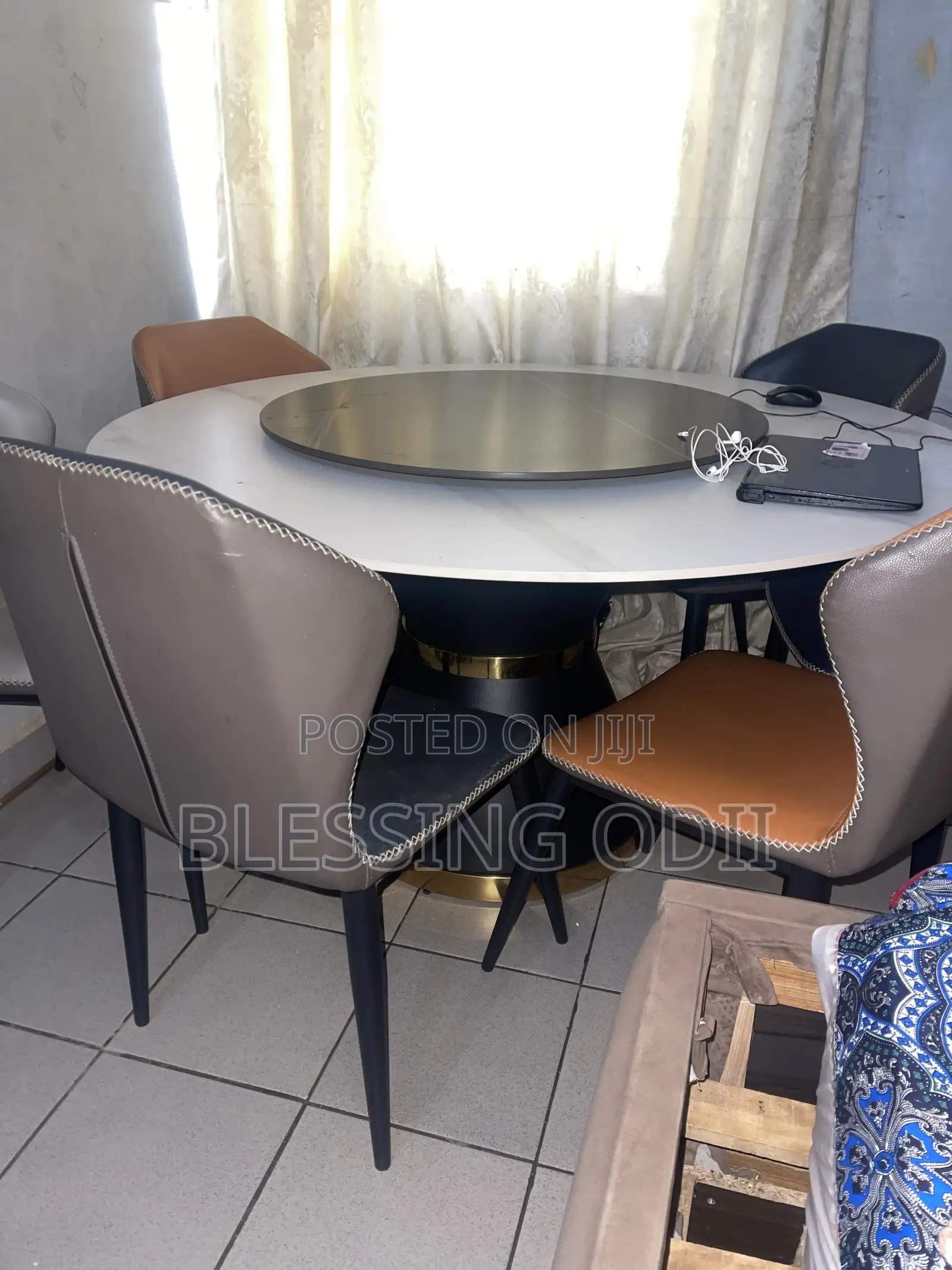 6 Seater’s Double Foreign Mable Dinning Set 3 Months Use