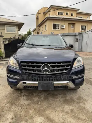 Mercedes-Benz M Class ML350 4dr SUV (3.5L 6cyl 7A) 2015 Blue