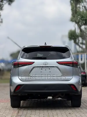 Toyota Highlander LE FWD 2023 Silver