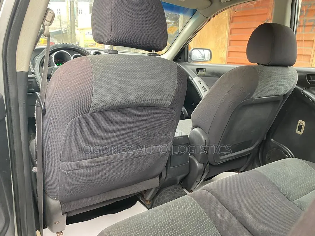Toyota Matrix 2004 Silver