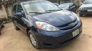 Toyota Sienna LE 4WD 2007 Blue