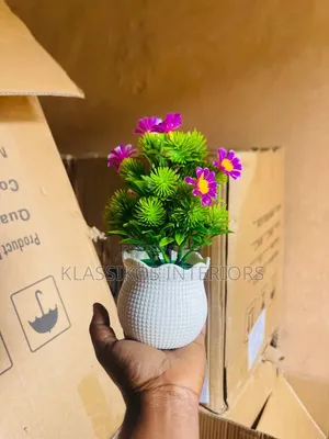 ​Mini Decorative Artificial Flowers in Pot